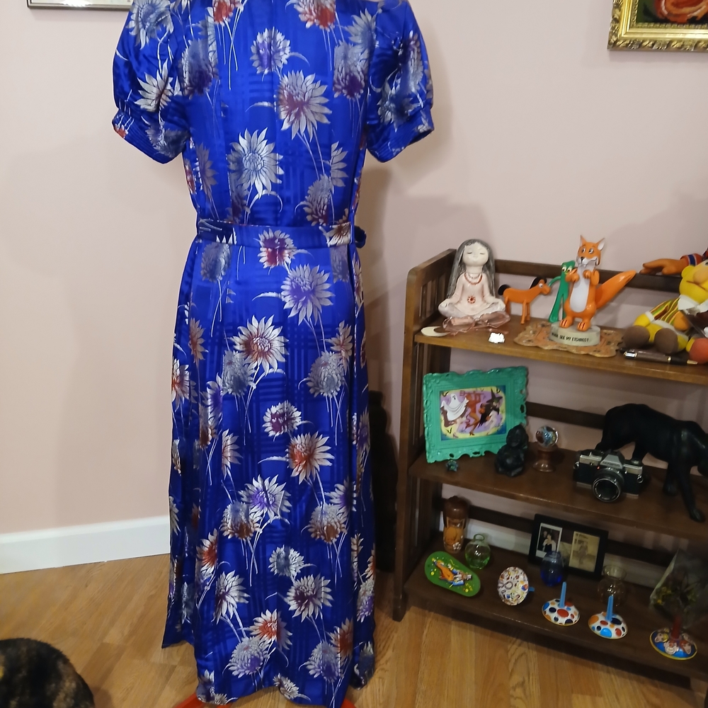 1930s Brilliant Cobalt Blue Silk Movie Star Dressing Gown - Picture 3 of 15